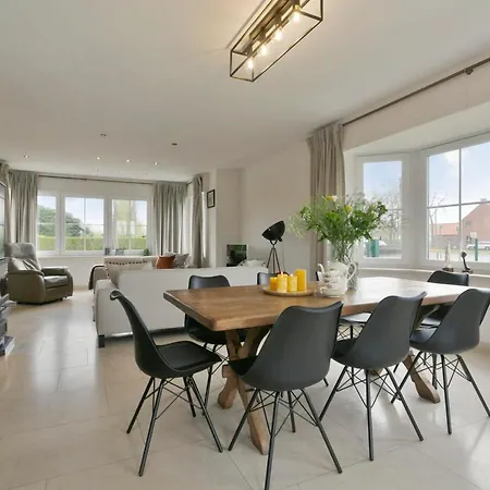 빌라 Family House With A Beautiful View In Damme *